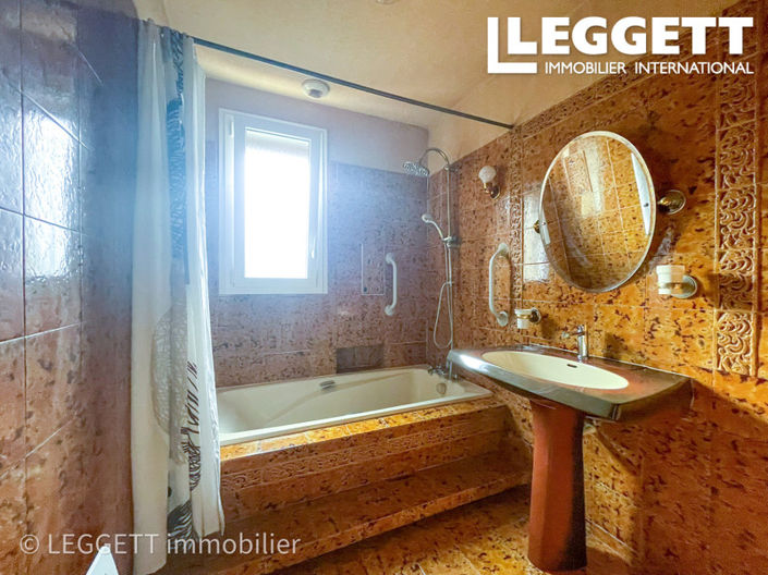 Image No.10-3 Bed House for sale