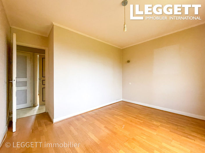 Image No.6-3 Bed House for sale