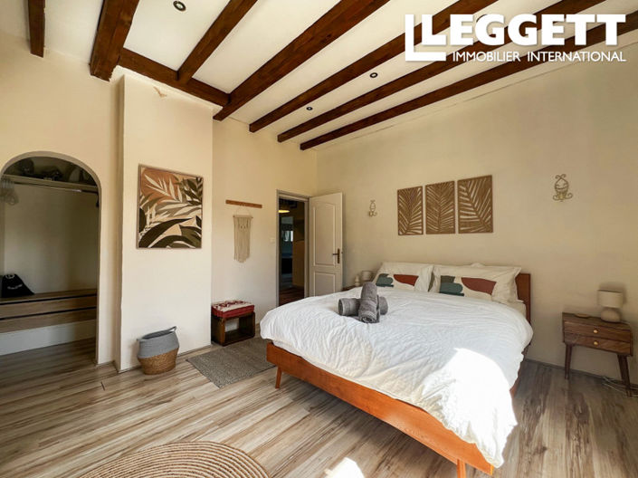 Image No.10-4 Bed House for sale