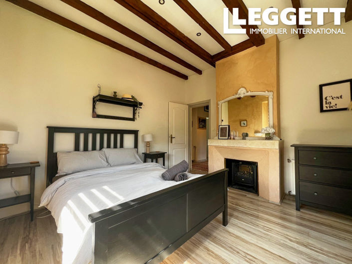 Image No.6-4 Bed House for sale