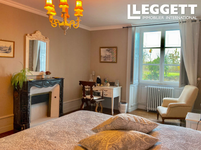 Image No.8-12 Bed Chateaux for sale