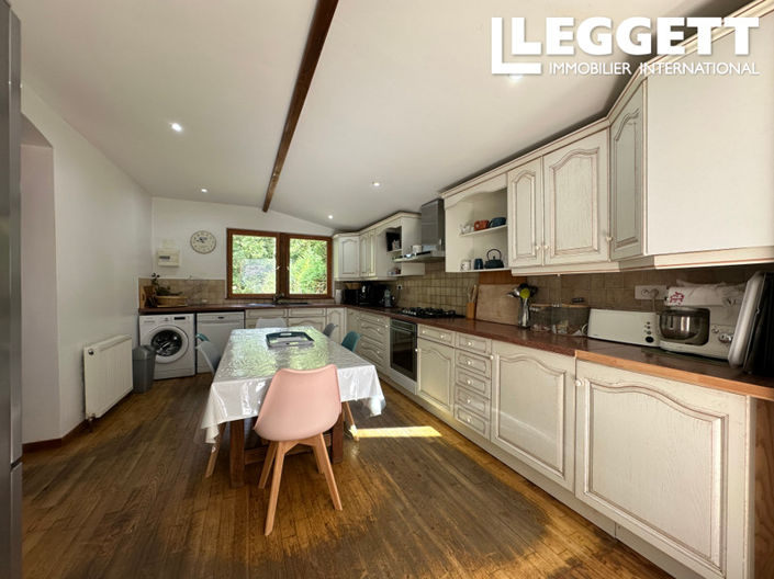 Image No.8-3 Bed House for sale