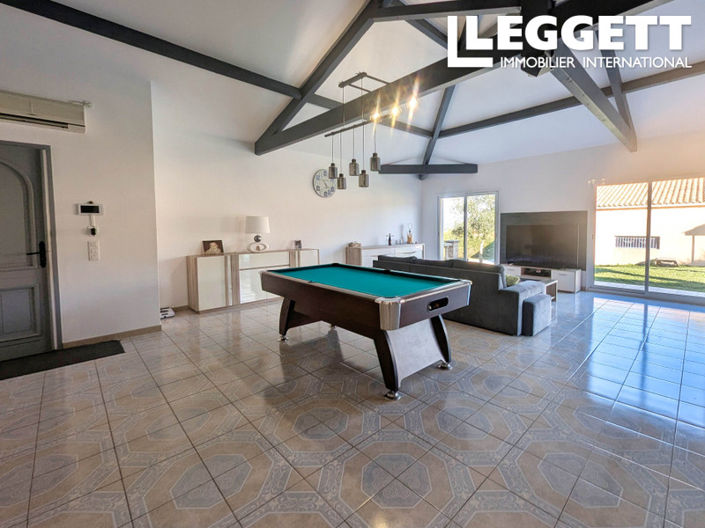 Image No.2-4 Bed House for sale