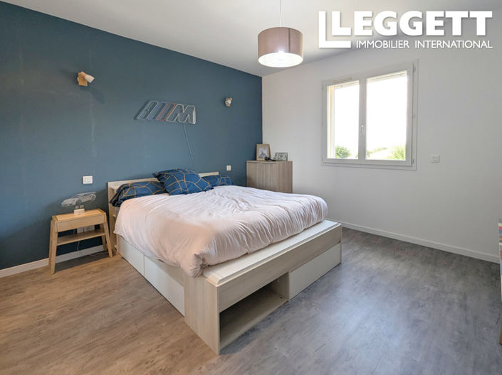 Image No.4-4 Bed House for sale