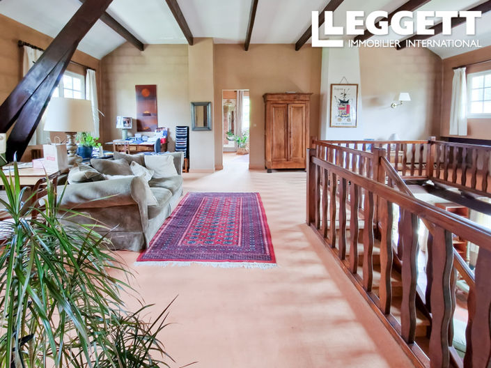 Image No.8-4 Bed House for sale