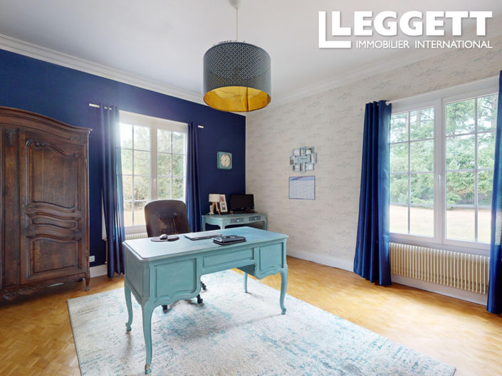 Image No.8-5 Bed House for sale