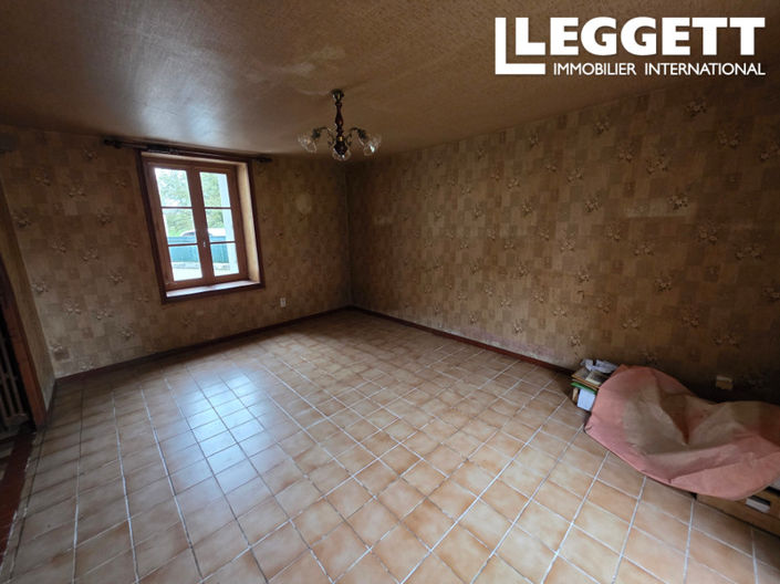 Image No.10-3 Bed House for sale