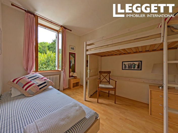 Image No.10-2 Bed House for sale