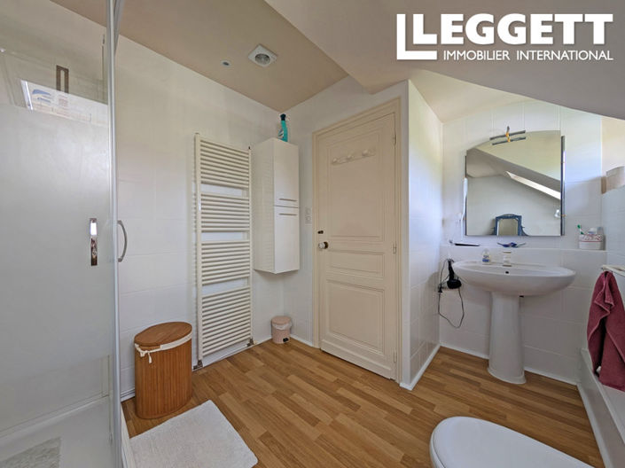 Image No.8-2 Bed House for sale