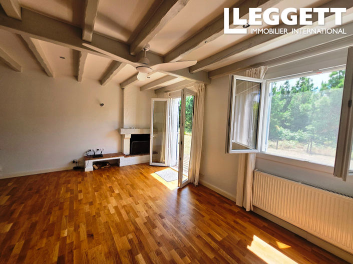 Image No.8-6 Bed House for sale