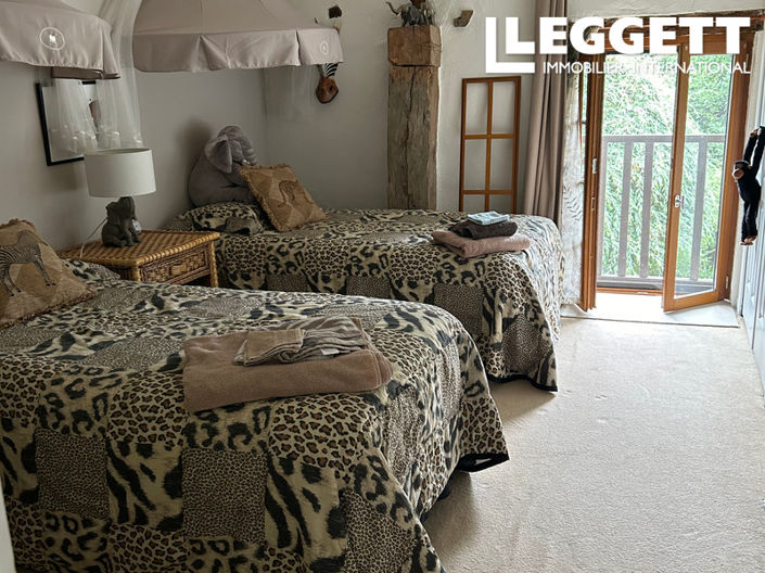 Image No.8-4 Bed House for sale