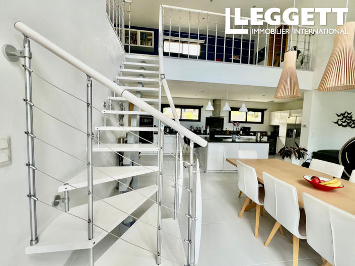 Image No.6-3 Bed House for sale