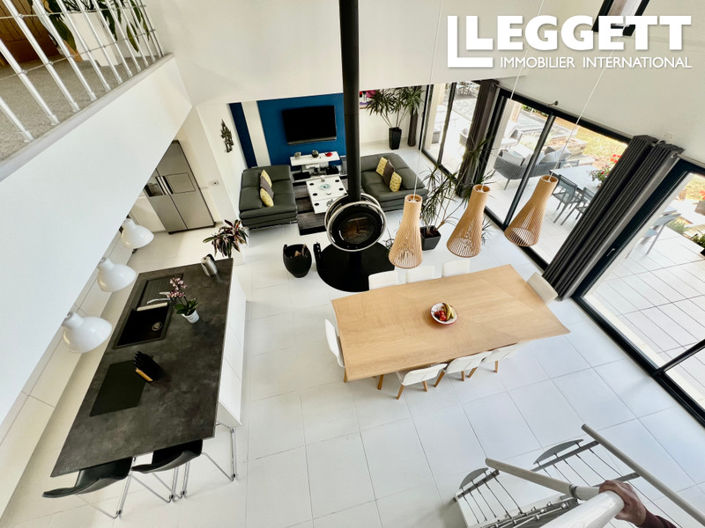 Image No.9-3 Bed House for sale