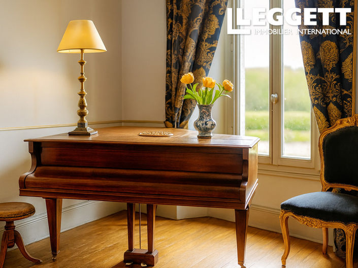 Image No.9-9 Bed House for sale