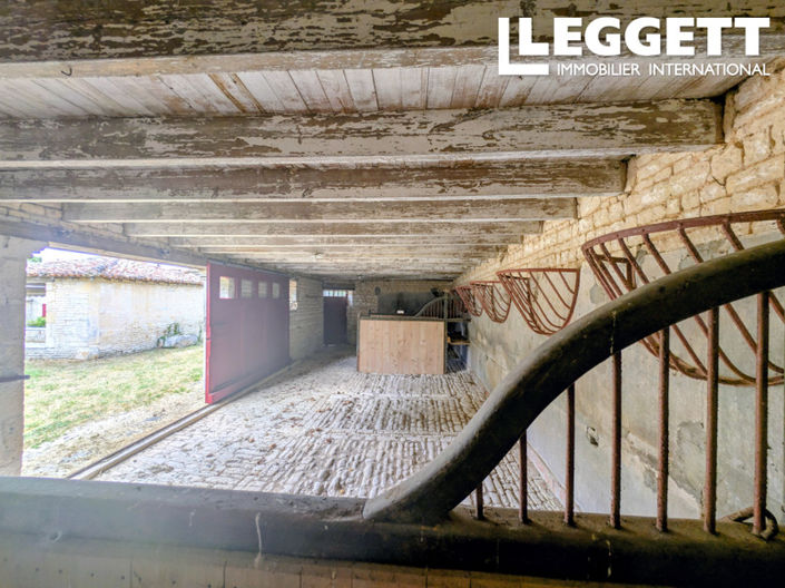 Image No.6-6 Bed House for sale