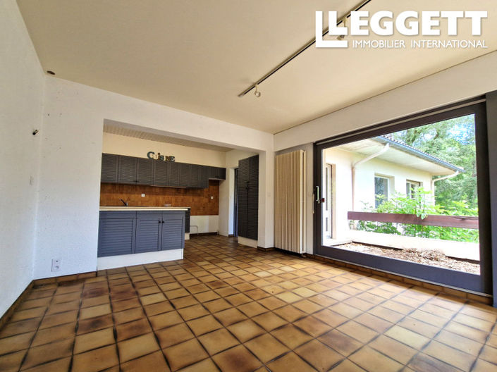 Image No.4-6 Bed House for sale