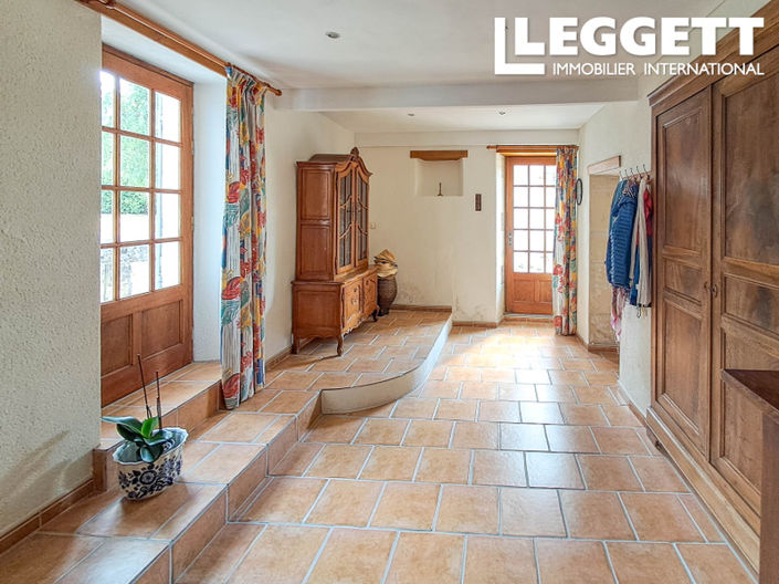 Image No.3-5 Bed House for sale