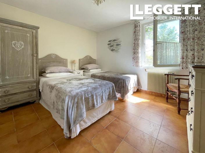 Image No.9-4 Bed House for sale