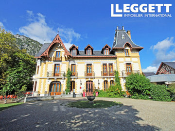 1 - Tarascon-sur-Ariège, Commercial