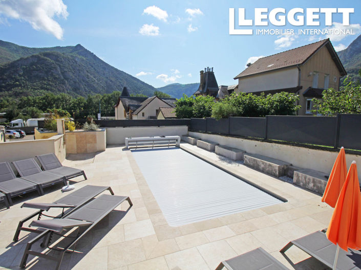 Image No.2-16 Bed Commercial for sale