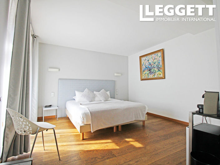 Image No.5-16 Bed Commercial for sale