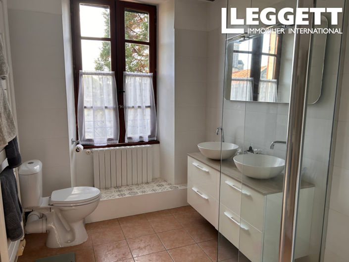 Image No.10-3 Bed House for sale