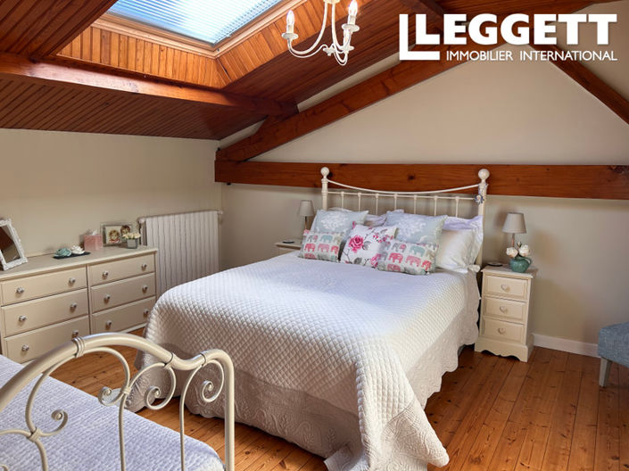 Image No.8-3 Bed House for sale