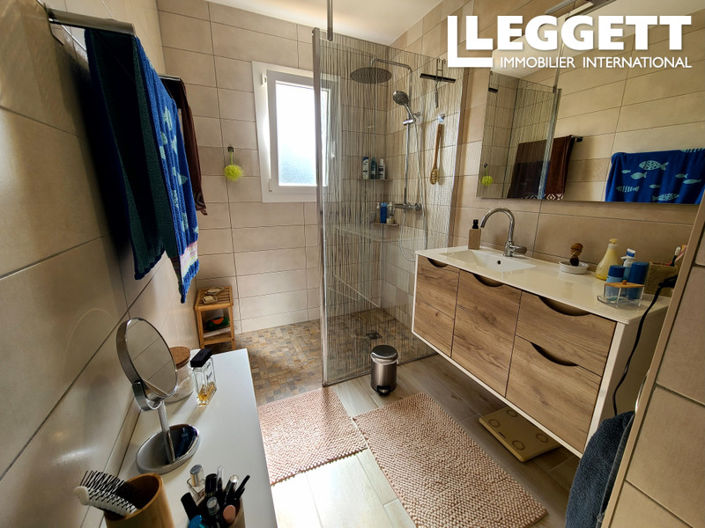 Image No.8-3 Bed House for sale