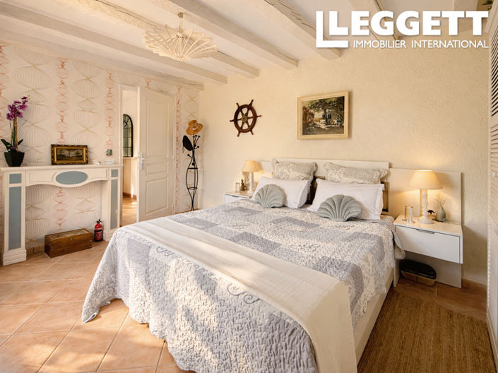 Image No.9-5 Bed House for sale