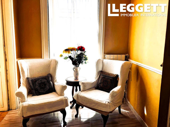 Image No.6-5 Bed House for sale