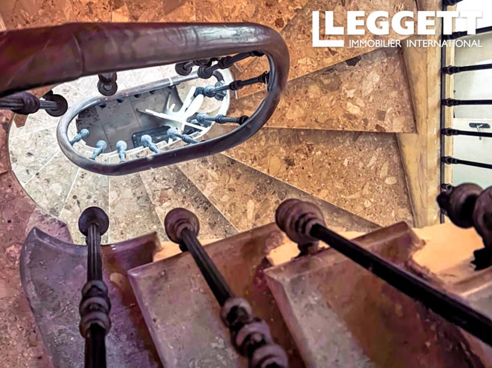 Image No.9-5 Bed House for sale