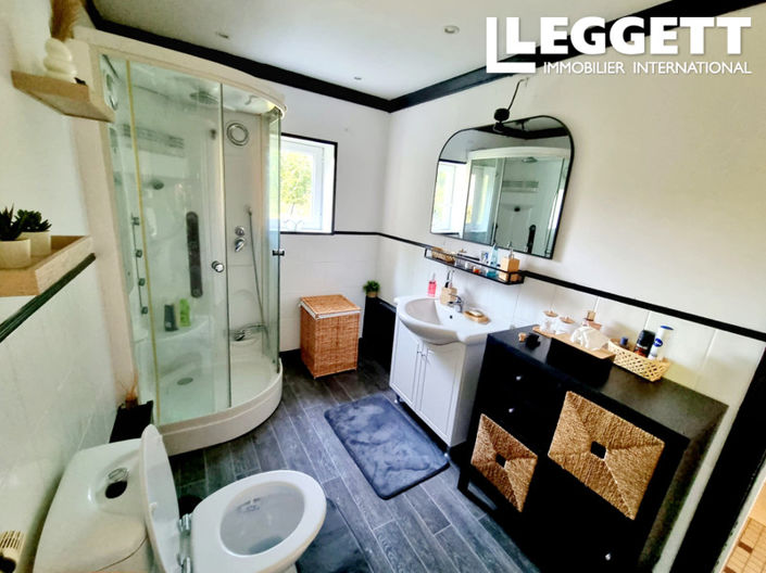 Image No.6-2 Bed House for sale