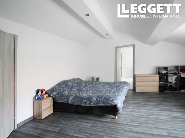 Image No.8-3 Bed House for sale