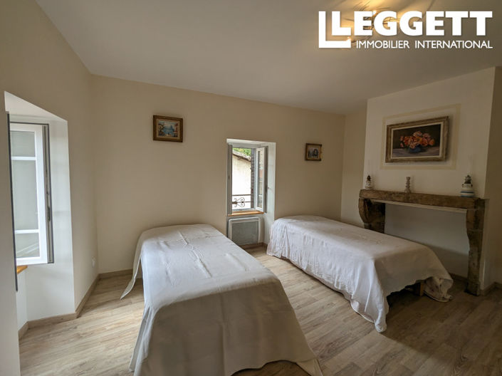 Image No.7-5 Bed House for sale