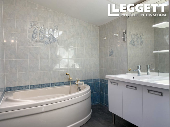 Image No.7-4 Bed House for sale