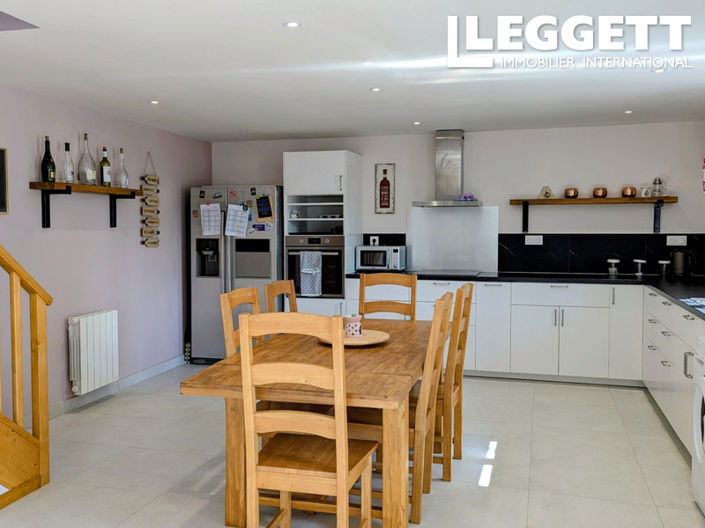 Image No.7-12 Bed House for sale