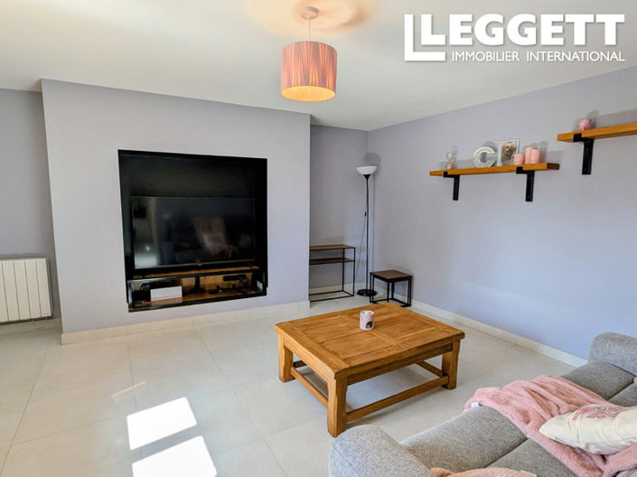 Image No.8-12 Bed House for sale