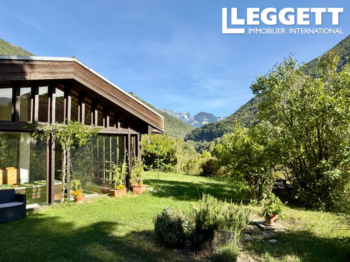Image No.1-6 Bed House for sale