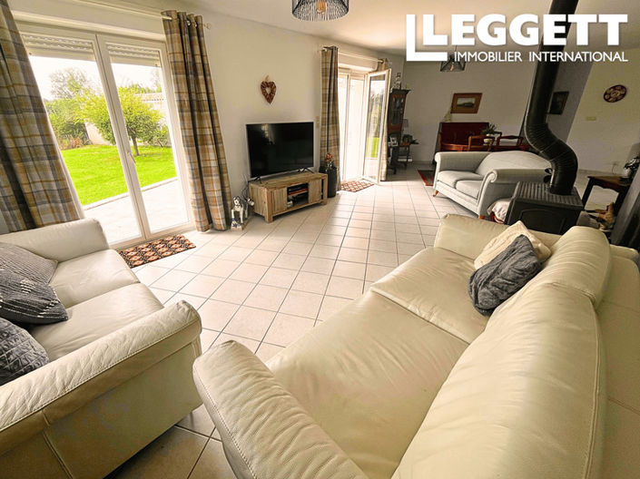 Image No.2-4 Bed House for sale