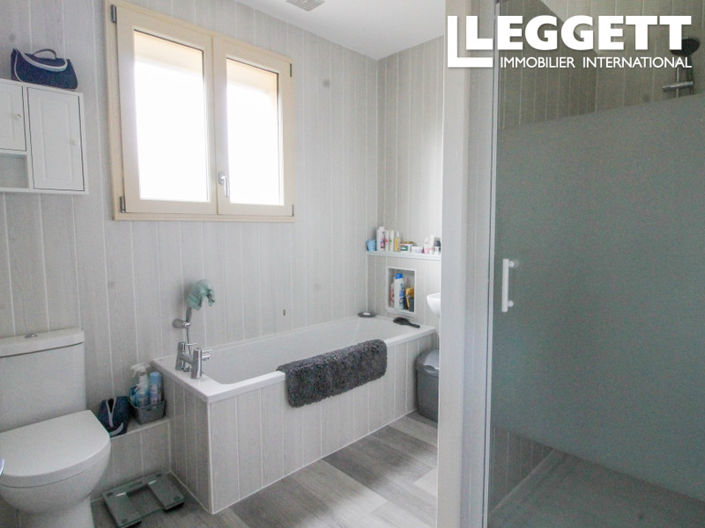 Image No.6-5 Bed House for sale