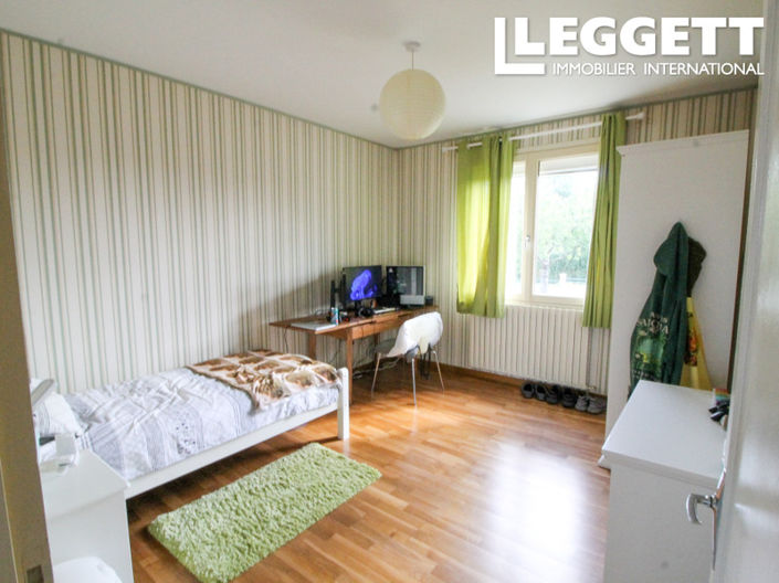 Image No.7-5 Bed House for sale