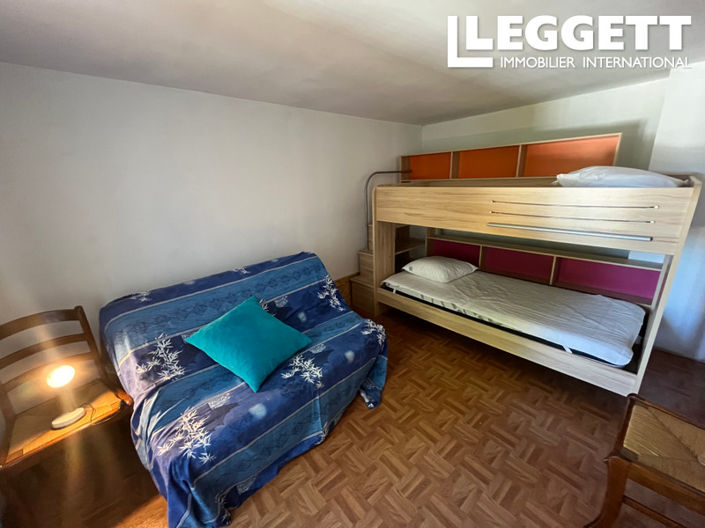 Image No.6-2 Bed House for sale