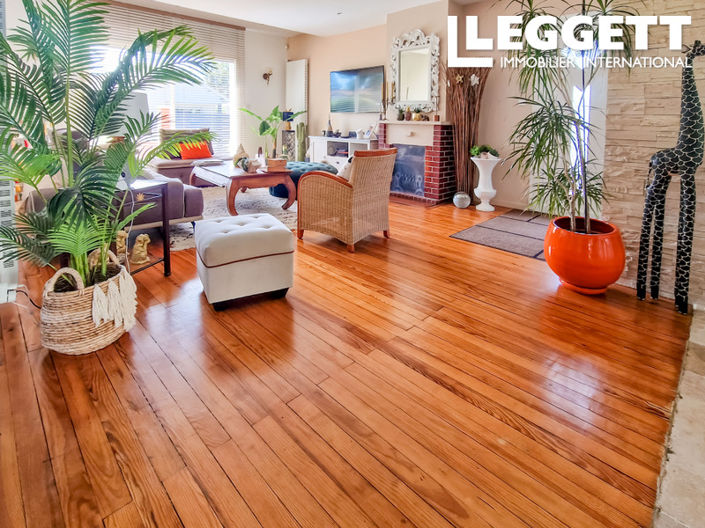 Image No.7-4 Bed House for sale