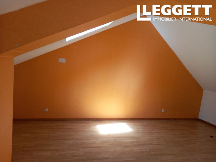 Image No.8-4 Bed House for sale