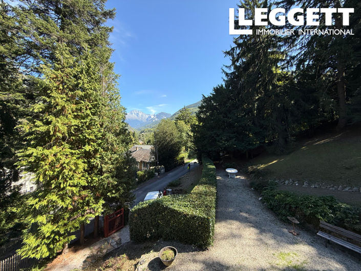 Image No.9-6 Bed House for sale