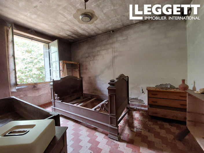 Image No.10-2 Bed House for sale