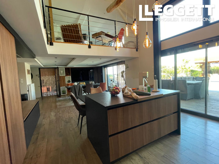 Image No.7-2 Bed House for sale