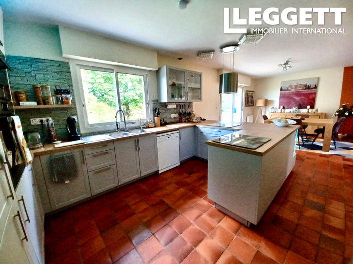 Image No.3-4 Bed House for sale