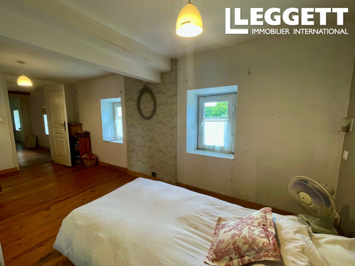 Image No.10-5 Bed House for sale