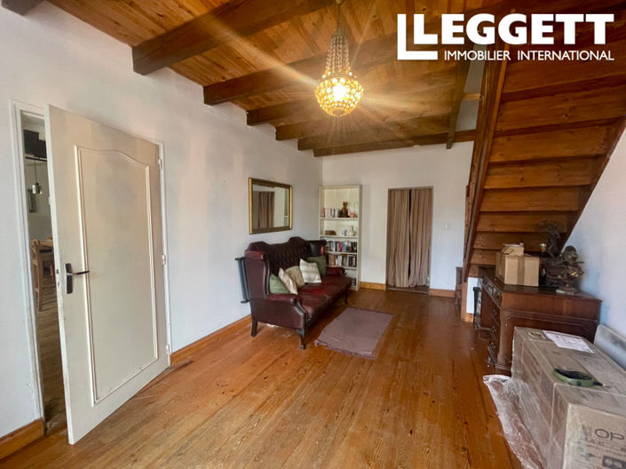 Image No.8-5 Bed House for sale